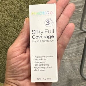 Phoera Silky Full Coverage Liquid Foundation